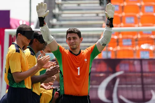 
				
					Paralimpíadas: Luan fecha o gol, e o Brasil avança à final do futebol de 5, para enfrentar a Argentina
				
				