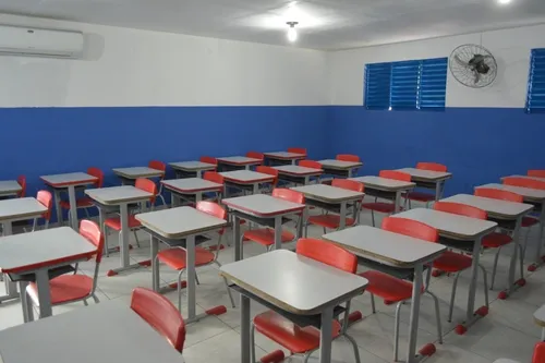 
				
					No modelo híbrido, atividades presenciais das escolas da Paraíba começam nesta quinta-feira
				
				