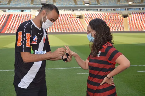 
				
					Casal de paraibanos protagoniza pedido de casamento no Maracanã
				
				