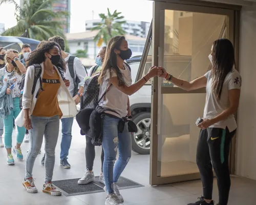 
				
					Seleção brasileira feminina já está em João Pessoa e treina nesta terça-feira, no Almeidão
				
				