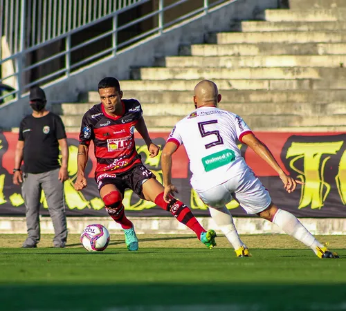 
				
					Campinense marca nos acréscimos, vence Guarany-CE e leva vantagem para o jogo de volta
				
				