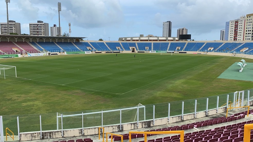 
				
					Campinense encara o Sergipe fora de casa pela primeira partida da segunda fase da Série D
				
				