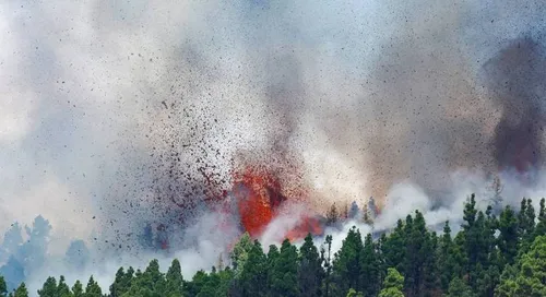 
				
					Vulcão Cumbre Vieja entra em erupção; geógrafo explica quais os riscos para o litoral da PB
				
				