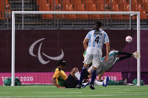 
				
					Paraibanos entram para a história e conquistam 5ª medalha de ouro do futebol de 5 na Paralimpíadas
				
				