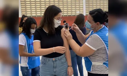 
				
					Ministério da Saúde recua e libera vacinação de adolescentes contra a Covid-19
				
				