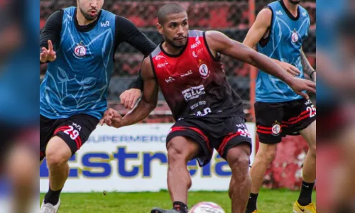 
				
					Felipinho sai do Campinense, e clube mapeia o mercado na busca por reforços
				
				