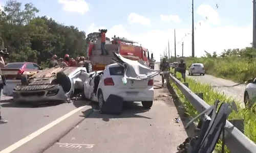 
                                        
                                            Acidente deixa um morto e cinco feridos, na BR-230, na Grande João Pessoa
                                        
                                        