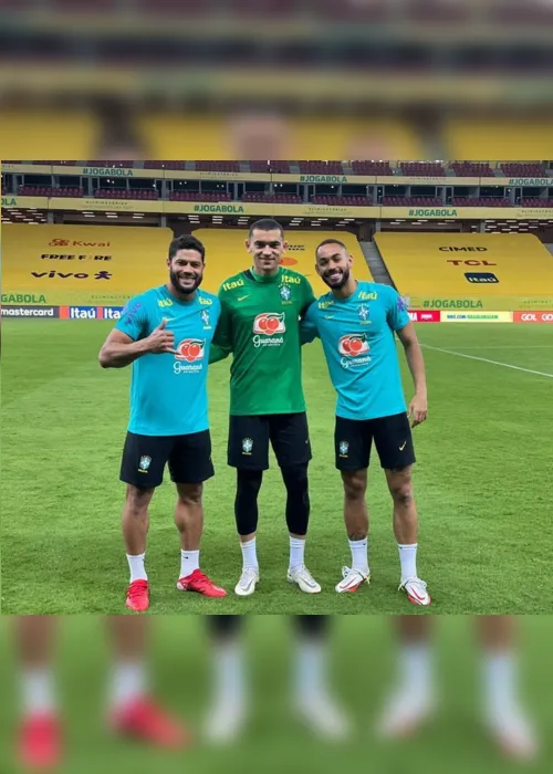 
                                        
                                            Hulk, Matheus Cunha e Santos vivem momento histórico, juntos, com a camisa da seleção brasileira
                                        
                                        