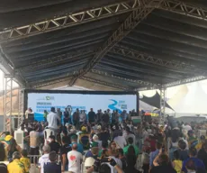 Palanque e público reduzidos: bancada da Paraíba ‘abandona’ evento de Bolsonaro no Sertão