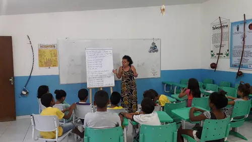 
				
					Dia dos Professores: projeto leva educação antirracista e identidade afro-brasileira à comunidade de João Pessoa
				
				