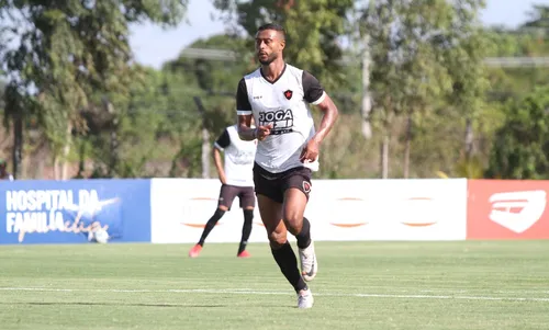 
				
					Gerson sente falta de referência no ataque do Botafogo-PB e quer se recuperar contra o Paysandu
				
				