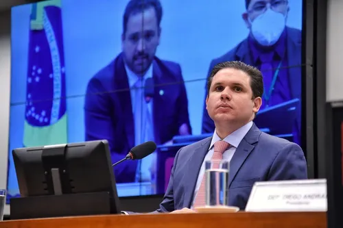 
				
					Sem liberação de verbas, Hugo Motta cobra a Bolsonaro demissão de ministra Flávia Arruda
				
				