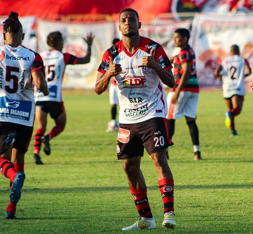 
				
					Técnico do Campinense exalta a coletividade na classificação para o mata-mata de acesso da Série D
				
				