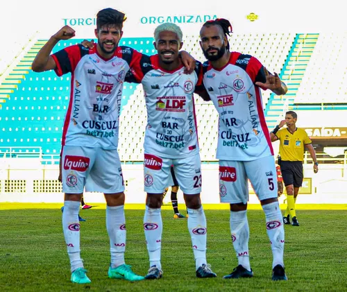 
				
					Atacante Vitinho acredita no foco e na força do grupo do Campinense, para conseguir a classificação no próximo sábado
				
				