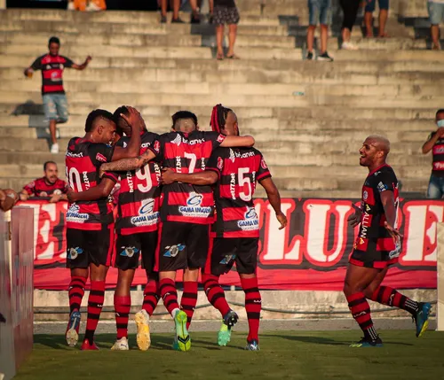 
				
					Campinense, Treze e Botafogo-PB: relembre as campanhas do Trio de Ferro em finais de Série D
				
				