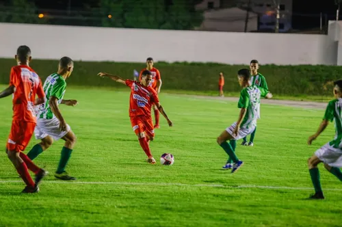 
				
					Colinas do Sul e Cruz das Armas se classificam para a 2ª fase da Copa João Pessoa
				
				