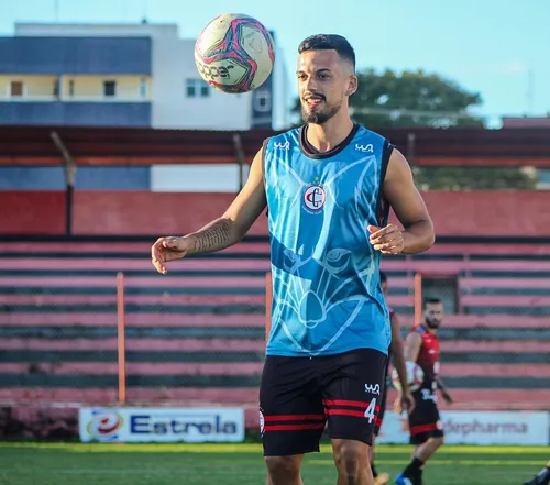 
				
					Marcelinho vê Campinense mais tranquilo na semifinal da Série D, e mira título Brasileiro
				
				