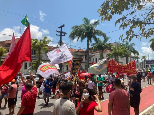 
				
					Manifestantes fazem ato contra Bolsonaro em cidades da Paraíba
				
				