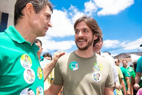 
				
					Reunião entre tucanos e Romero e Bruno, em Brasília, vai definir rumos do grupo em 2022
				
				