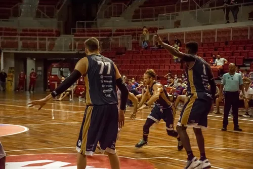 
				
					Basquete Unifacisa e Fortaleza abrem o Torneio Integração nesta terça-feira
				
				