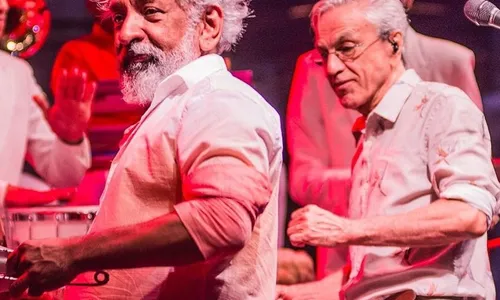 
                                        
                                            "A música perdeu um dos seus maiores formadores", disse Caetano Veloso sobre a morte do maestro Letieres Leite
                                        
                                        