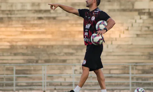 
                                        
                                            Técnico do Campinense projeta jogo de alto nível contra o Atlético-CE, pela semifinal da Série D
                                        
                                        