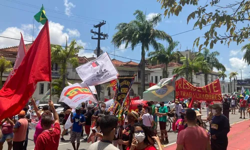 
                                        
                                            Manifestantes fazem ato contra Bolsonaro em cidades da Paraíba
                                        
                                        