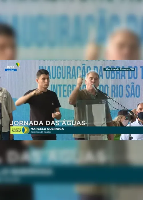 
                                        
                                            Queiroga "incorpora" postura de pré-candidato em inauguração no Sertão da Paraíba
                                        
                                        