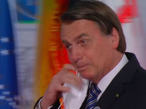 Bolsonaro disse que "soube" que vem um novo aumento de combustível em 20 dias