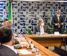 Bolsonaro diz que quer, mas Lira não vê espaço para reajuste de servidores em 2022