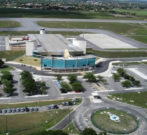 
				
					Aeroporto de João Pessoa terá mais 3 posições para aviões e salas de embarque vão dobrar de tamanho
				
				