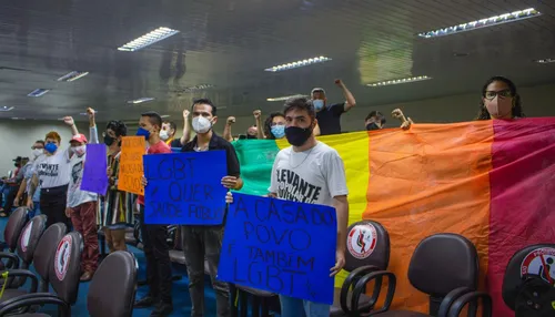 
				
					Comunidade LGBT continua 'invisível' para maioria da Câmara de Campina Grande
				
				