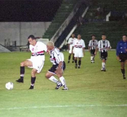 
				
					De volta ao Treze após 20 anos, agora como auxiliar, Capitão tem a missão de reerguer equipe
				
				