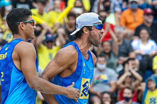 
				
					Mirando o ranking mundial, Renato e Vitor Felipe vão abrir mão da última etapa do Circuito Brasileiro
				
				