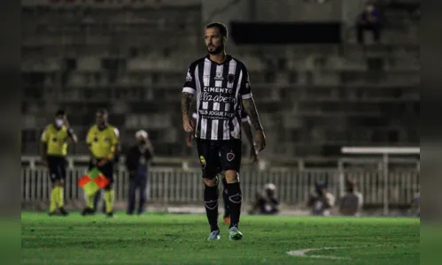 
				
					Alexandre Cavalcanti pede foco total do Botafogo-PB para encarar o Vitória, pelo Pré-Nordestão
				
				