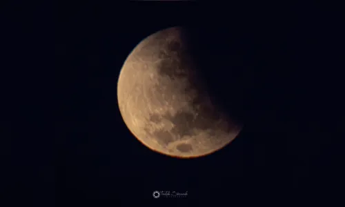 
				
					Astrônomos amadores registram eclipse lunar parcial na Paraíba; veja fotos
				
				