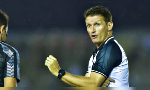 
				
					Paulo Gianezini revela vontade de seguir no Botafogo-PB e relembra noite de herói contra o Vitória
				
				