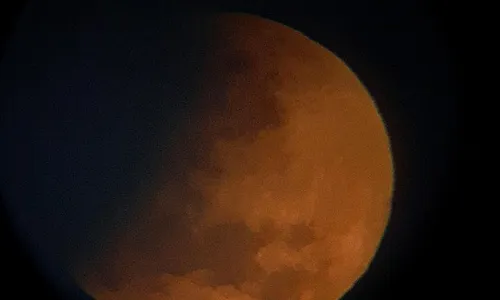 
                                        
                                            Astrônomos amadores registram eclipse lunar parcial na Paraíba; veja fotos
                                        
                                        