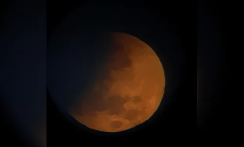 
				
					Astrônomos amadores registram eclipse lunar parcial na Paraíba; veja fotos
				
				