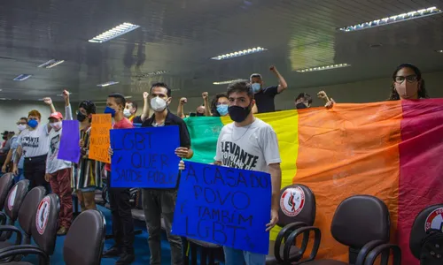 
                                        
                                            Comunidade LGBT continua 'invisível' para maioria da Câmara de Campina Grande
                                        
                                        