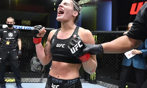 
                                        
                                            Luana Pinheiro derrota americana Sam Hughes por pontos e vence a sua segunda luta no UFC
                                        
                                        