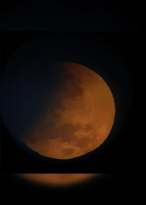 
                                        
                                            Astrônomos amadores registram eclipse lunar parcial na Paraíba; veja fotos
                                        
                                        