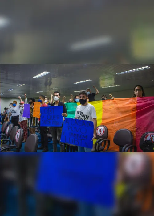 
                                        
                                            Comunidade LGBT continua 'invisível' para maioria da Câmara de Campina Grande
                                        
                                        
