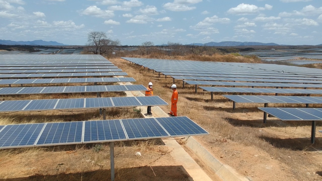 Com corredor de vento e ilha de calor, Paraíba avança na produção de energias renováveis