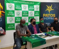 Nacional de Patos oficializa o ex-atacante Reinaldo como técnico, e presidente traça boas expectativas