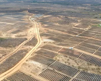 Pesquisadores relatam impactos socioambientais das grandes usinas solares e parques eólicos na Paraíba