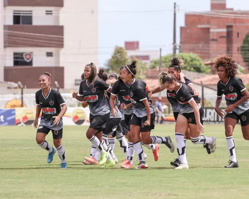 
				
					VF4 vence Botafogo-PB em disputa por pênaltis e conquista de forma inédita o Paraibano Feminino 2021
				
				