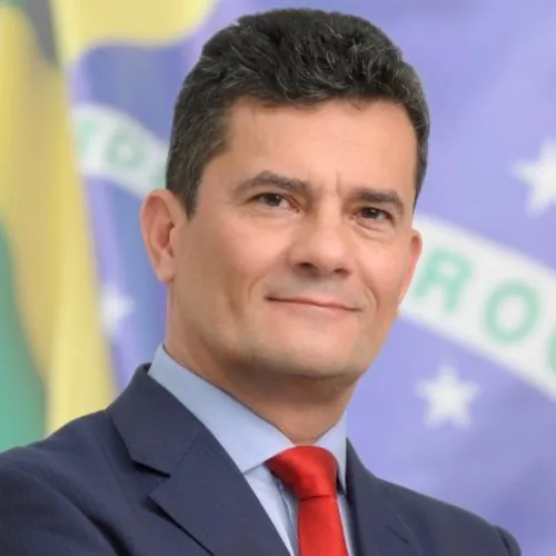 
				
					Você já imaginou Sérgio Moro presidente? Pois pense no Brasil! Reze pelo Brasil!
				
				