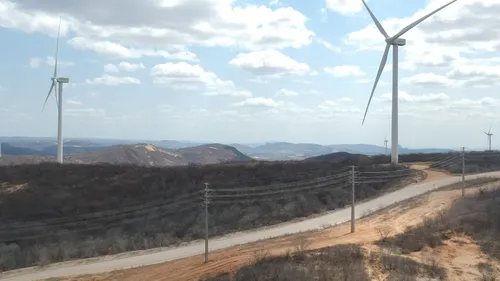 
				
					Pesquisadores relatam impactos socioambientais das grandes usinas solares e parques eólicos na Paraíba
				
				