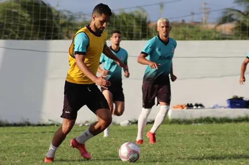 
				
					Volante promete Treze preparado para buscar título paraibano
				
				